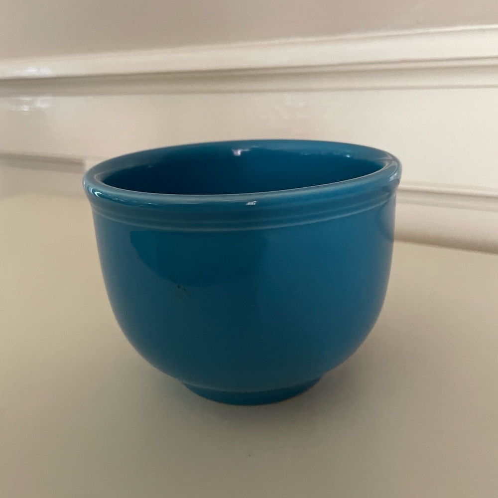 HLC * Fiesta Jumbo Chili Bowl Retired Peacock